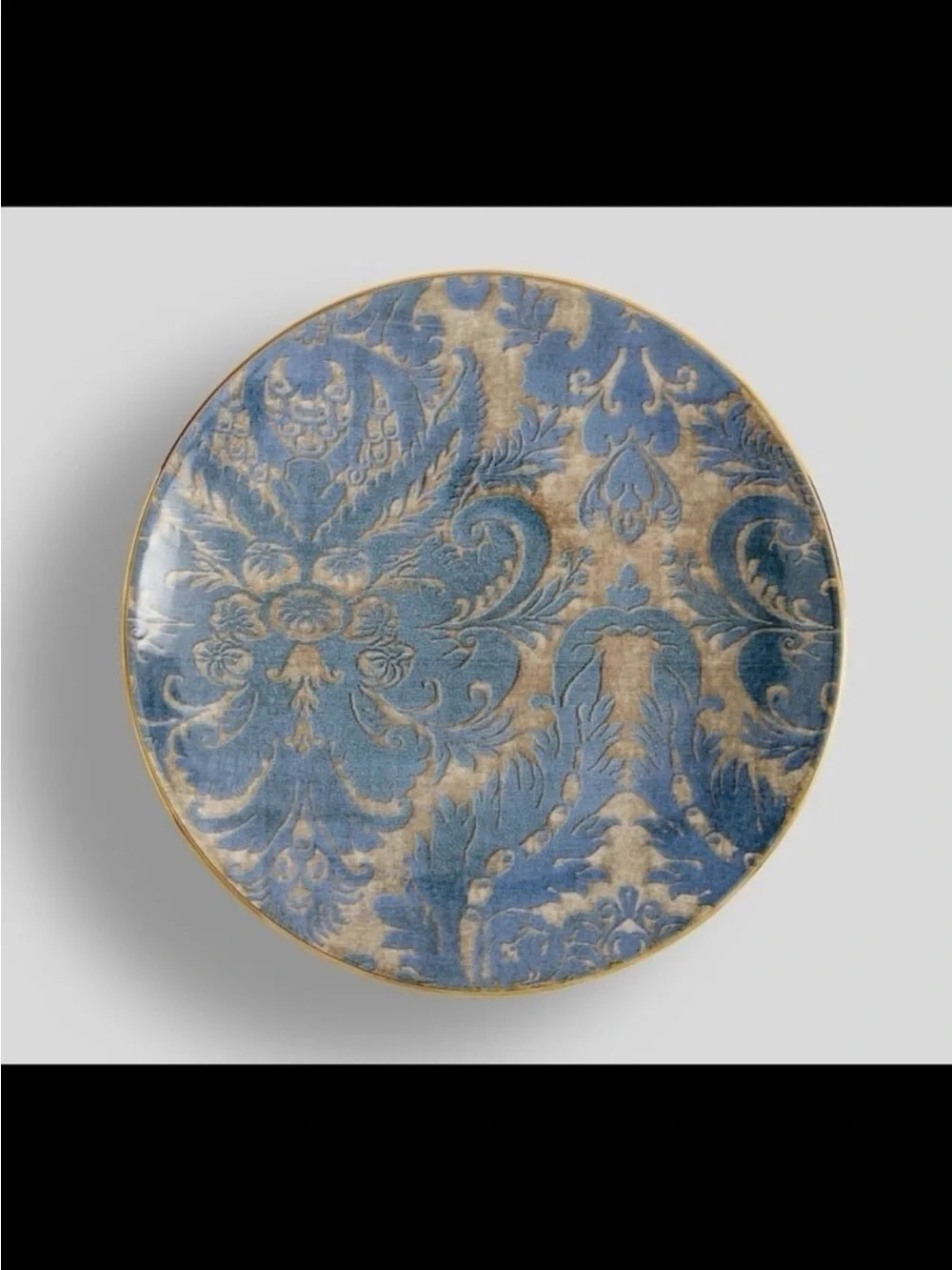 Read Description!! Pottery Barn Stella Damask Stoneware Salad Plates - Set of 4